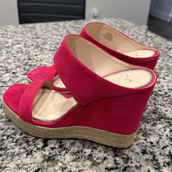 JESSICA SIMPSON WOMEN SIZE 10M FUSCHIA SIERA WEDGE SANDAL - Picture 11 of 17